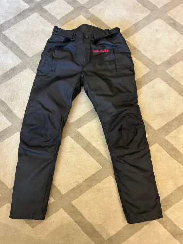 Calça motociclista feminina 