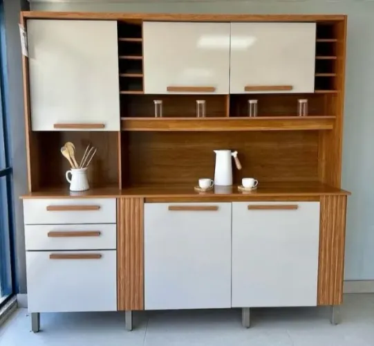 Armário de cozinha Catar na pronta entrega na cor cinamomo com off com 2m de largura