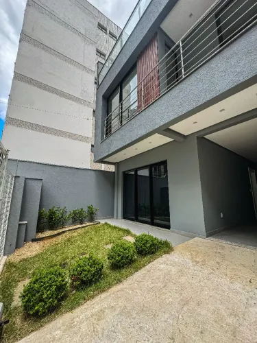 Casa com 3 suítes, pertinho da praia! A 150 m da Av Atlântica