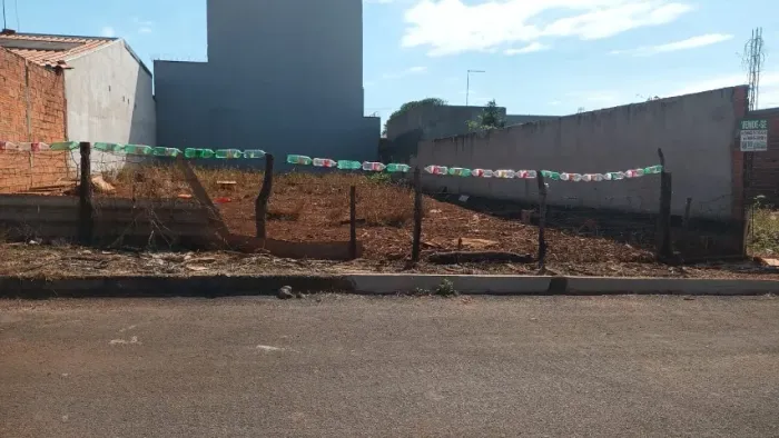 Terreno - 10x25 Murado Laterais e Fundo