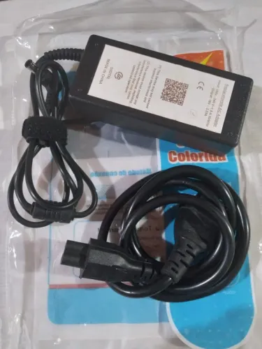Fonte Carregador 19V 2.53A Para Monitor LG / Samsung - Novo (Bivolt)
