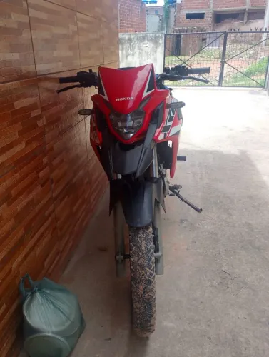 Motos