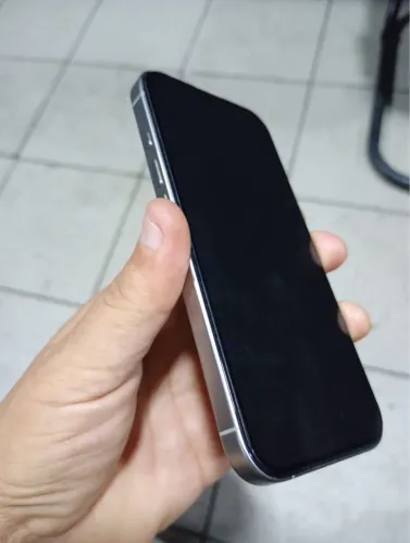 iphone 16 pro (leia)