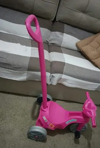 Triciclo infantil menina