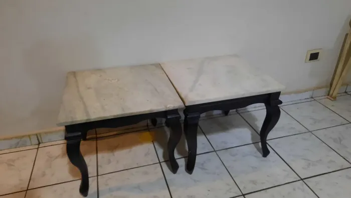 Mesinhas madeira maciça com tampo de marmore