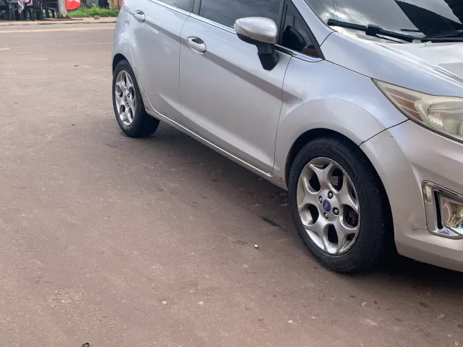 Ford Fiesta SE 1.6 16V Flex 5P 2013