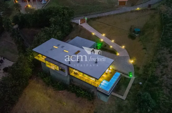 Condomínio Quinta do Lago. Casa linear com 4 suítes, linda vista