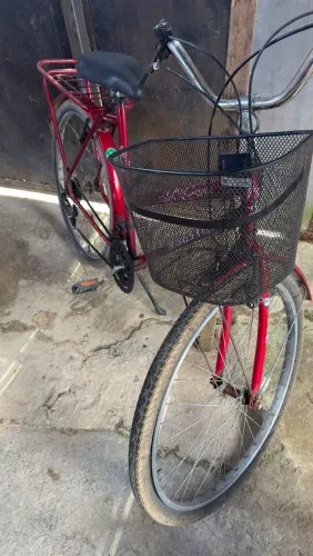 Vendo duas bicicletas usadas cada uma por 300 reais 