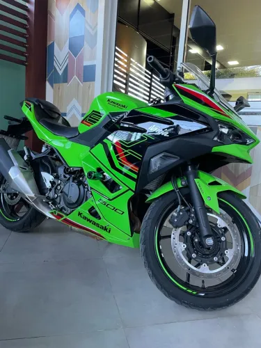 Kawasaki Ninja 500 SE 2025