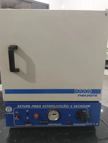 Estufa de esterilização e secagem