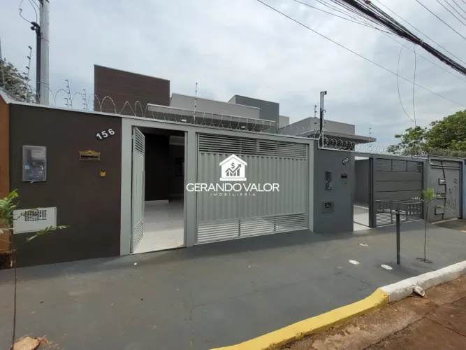Casa Nova com quintal - 200 metros da Mascarenhas de Moraes