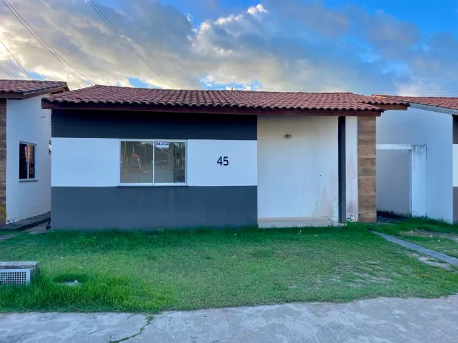 Alugo Excelente Casa no Condomínio Margareth Alencar II