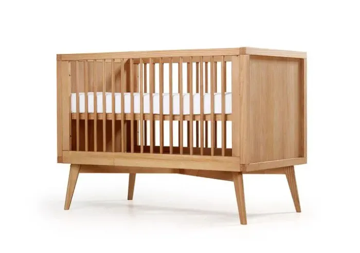 Berço/cama grande madeira maciça 600,00