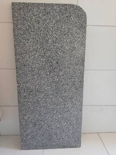 Pedra de granito duplamente polida 110,3 x 50cm
