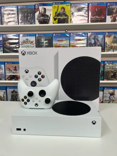 Xbox Series S semi novo super conservado - com 1 controle -