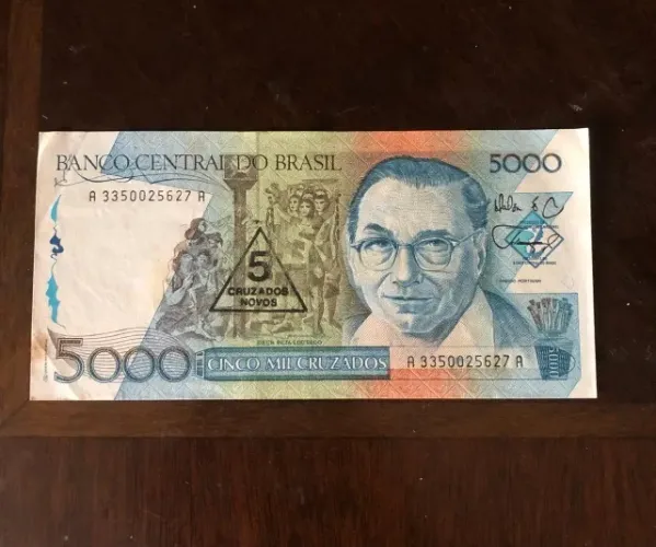 Cédula antiga de 5000 cruzados c/carimbo