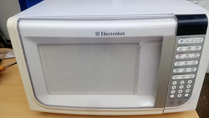 Micronda Eletrolux 30 litros 220 v