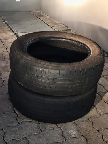 Pneus semi novos 215 60 17