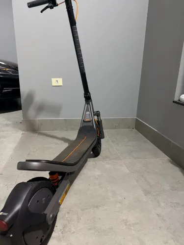 Patinete Scooter elétrico Xiaomi 6, cor preta, 800w
