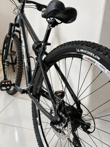 Bicicleta First aro 29