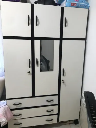 Guarda roupa branco
