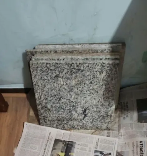 50 pedras polidas de granito cinza corumbá 40 X 40 X 2