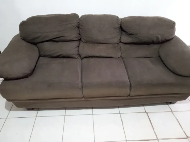 Sofá de 3 lugares em Suede marrom