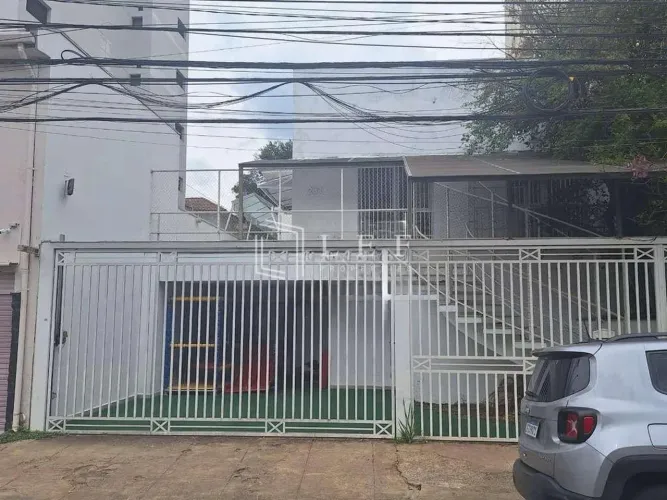 Casa mista para alugar e a venda e a venda no bairro Vila Clementino.