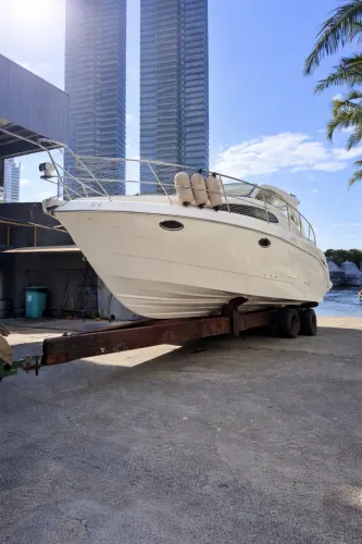 Lancha Infinity 345 HT com MOTOR NOVO 3 anos de garantia.