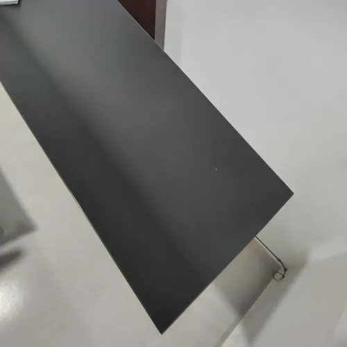 Mesa de vidro preta
