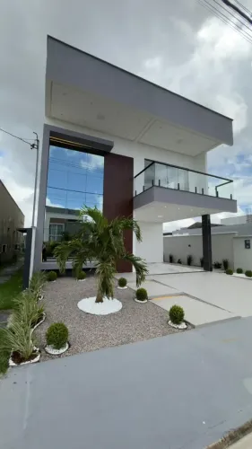Casa Moderna e Sofisticada à Venda no Condomínio Jardim Marselha!