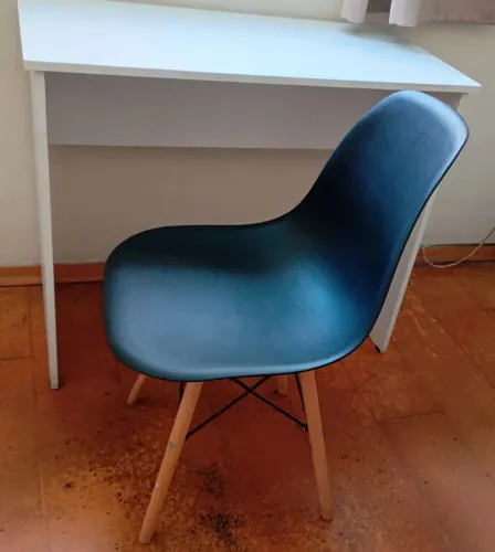 Mesa com cadeira
