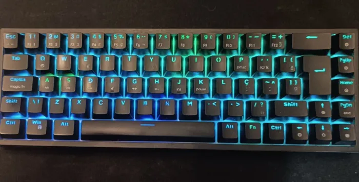 Teclado Mecânico KBM! Gaming TG700 65% RGB - Switch Gateron (Red)