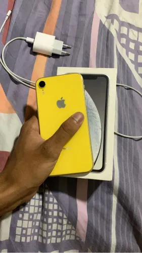 Vendo iPhone XR original 128 gb com caixa e acompanha cabo