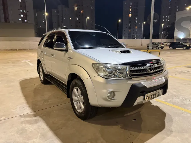Toyota Hilux SW4 SRV D4-d 4X4 3.0 TDI Dies. AUT 2011