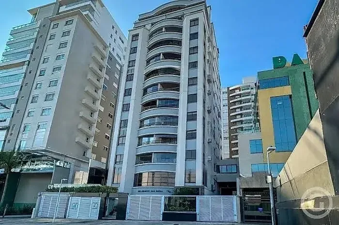 APARTAMENTO 3 DORMITÓRIOS - CENTRO DE FLORIANÓPOLIS