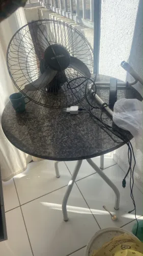 Vendo mesa de mármore redonda