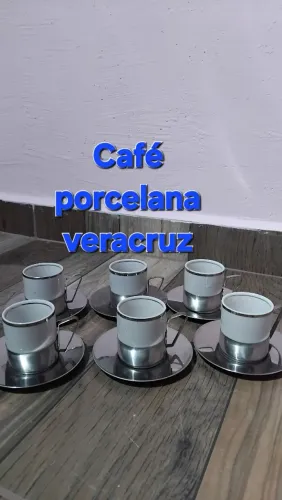 Conjunto de xícaras de café antigo
