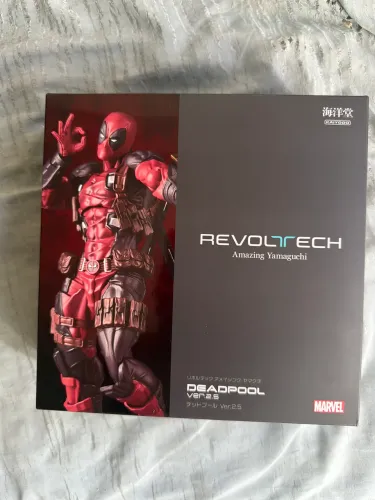 Deadpool revoltech 2.5