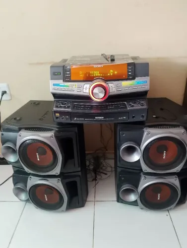 Vendo som da Sony aparelho doto original impecável funcionando tudo
