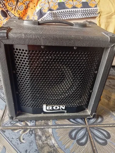 Amplificador Cubo Baixo Iron 60cb 30w 127/220v