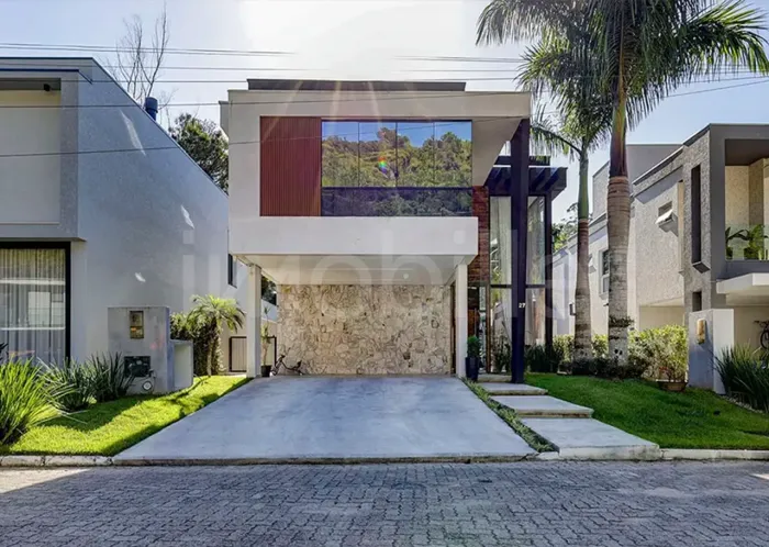 Casa de alto padrão em condomínio fechado Costa Verde | Itajaí