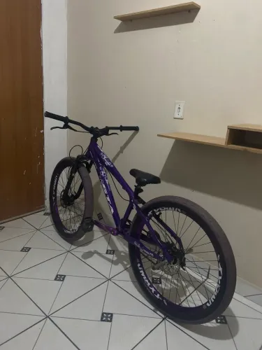 Bicicleta ótima para passeios e manobras atende pedaladas até trilhas 