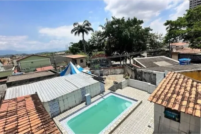 TERRENO DIFERENCIADO EM FRENTE À PRAÇA - BAIRRO DA LUZ