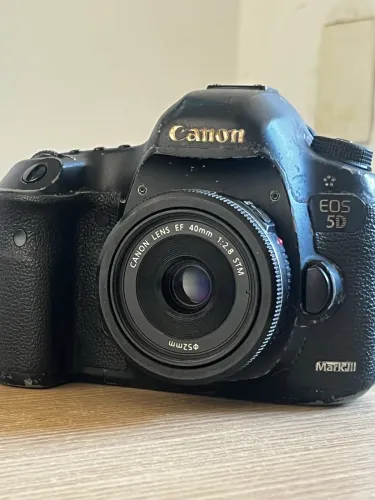 Canon 5d mark iii + Ef 40mm 2.8 stm