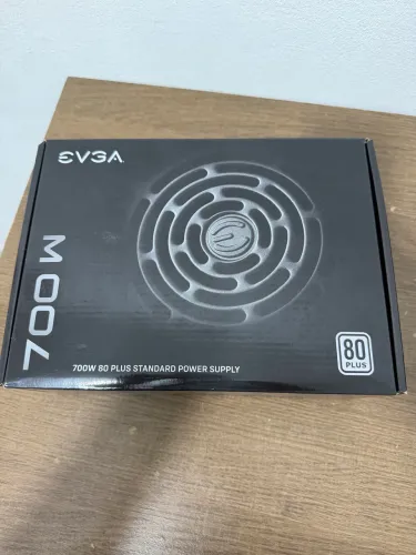 Fonte Evga 700w 80 Plus nova 