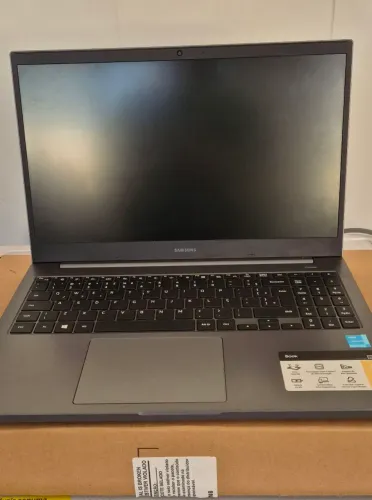 Vendo Notebook Samsung Book 550XD0 