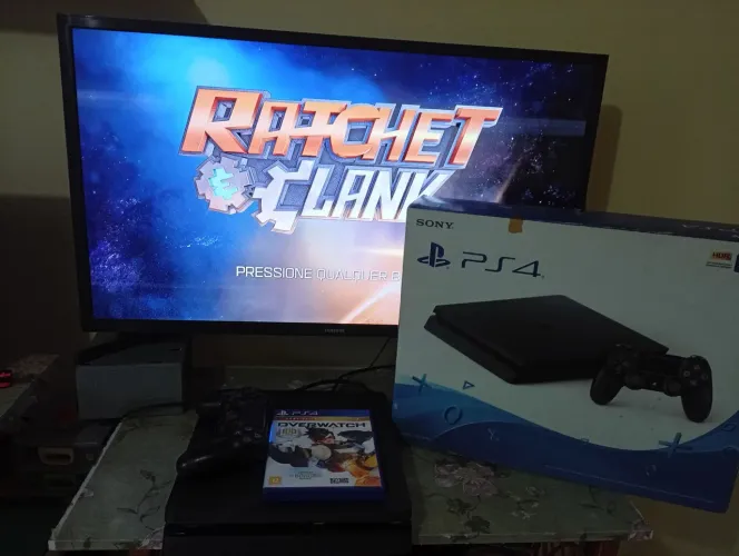 PS4 slim semi novo na caixa (troco)