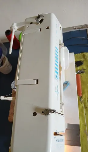 Vendo maquina de costura singer facilita plus.