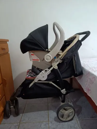Carinho mais bebê conforto